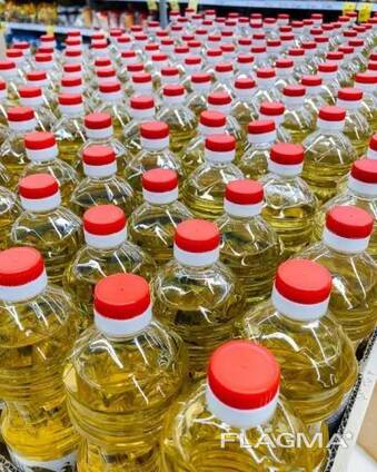 Golden sunflower oil with balanced fatty acids ideal for health focused cooking and nutrit